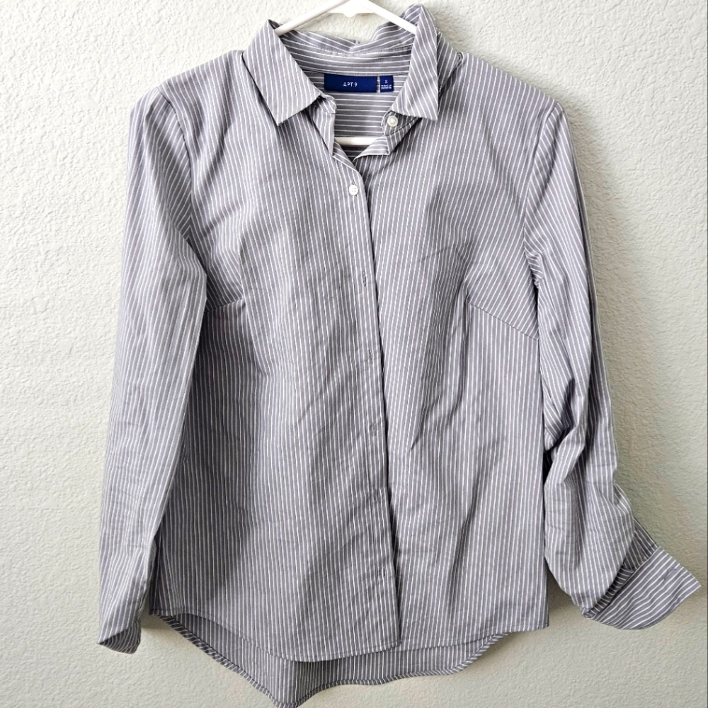 3/$30 NWOT Apt. 9 Kohl's Button Up Blouse